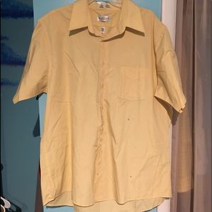 Men’s Light Yellow Short Sleeve Dress Shirt